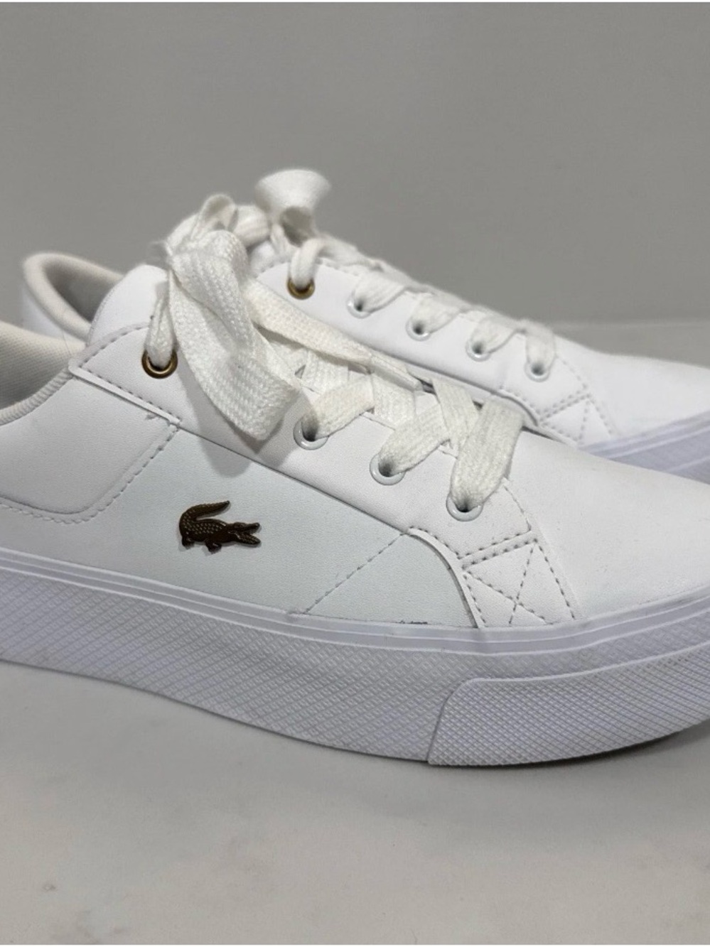 Lacoste Woman’s White Sneakers with Gold Croc Accent worn once!!! - Picture 2 of 9